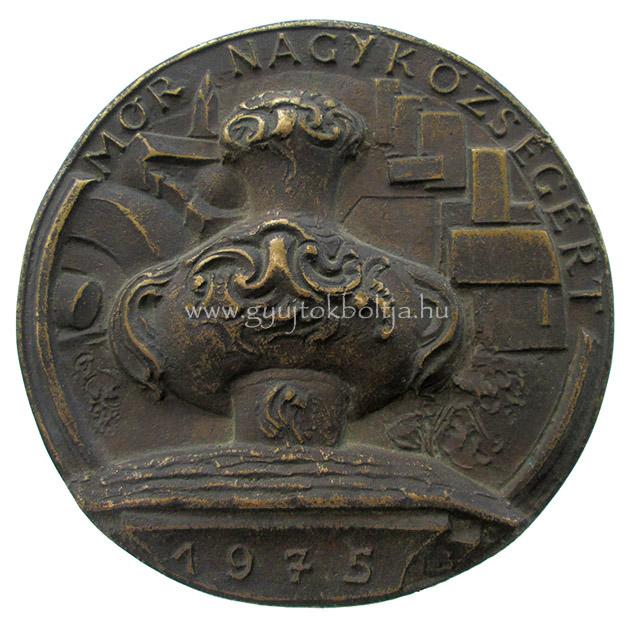 Nagy Benedek: M�r Nagyk�zs�g�rt 1975